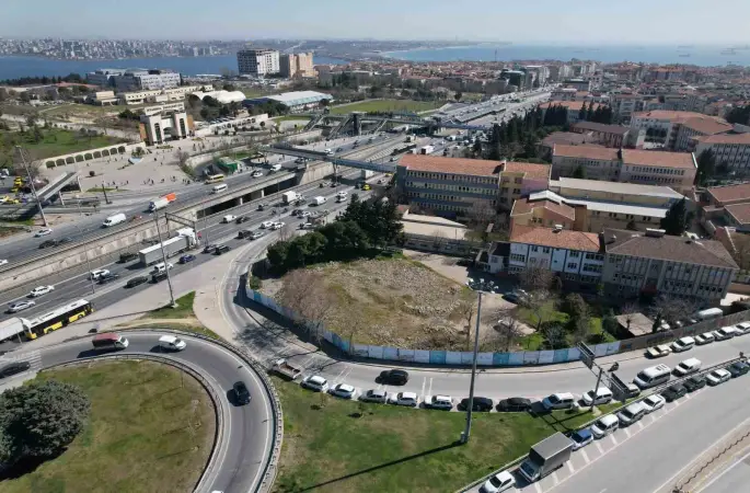 Avcılar’da 7 yıldır yaptırılmayan cami akıbetini bekliyor
