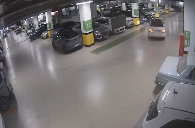 AVM otoparkında drift yapan 5 sürücüye 700 bin lira ceza, aynı suçu işleyen sürücü ehliyetinden oldu
