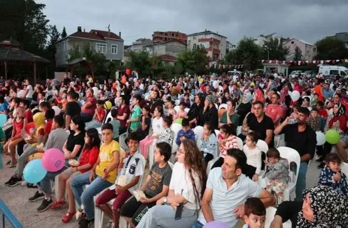 Sinema, Gebze sokaklarını dolaşıyor