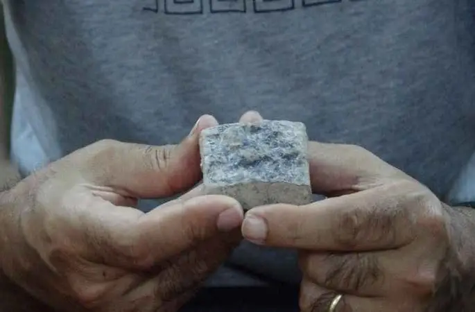 Assos antik kentine ait 2 bin 300 yılık ağırlık birimi bulundu