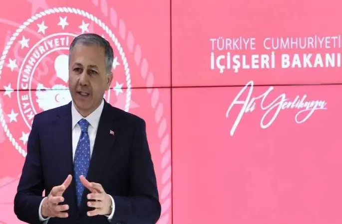 Bakan Yerlikaya AFAD yöneticileri ile bir araya geldi