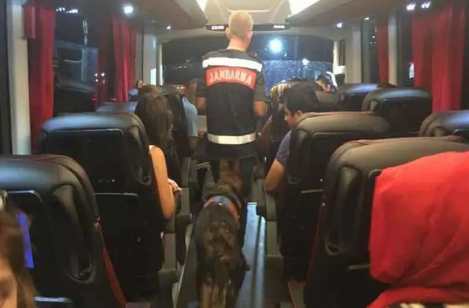 Yabancı uyruklu şahıs otobüste uyuşturucu ile yakalandı