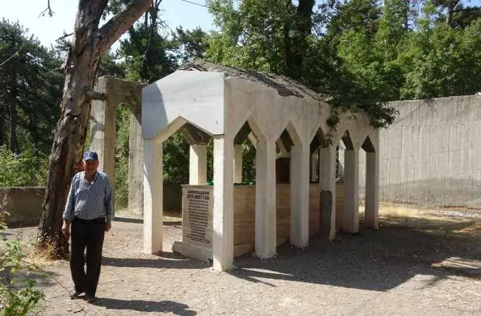 Bu mezar uzunluğuyla şaşkına çeviriyor!