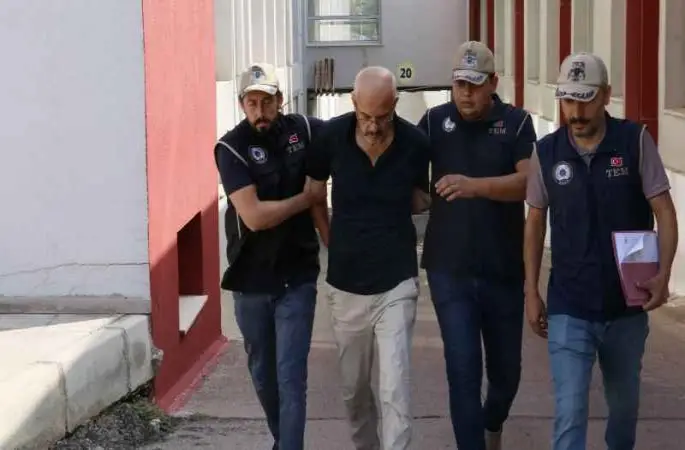 FETÖ’den kesinleşmiş hapis cezası olan iş insanı yakalandı