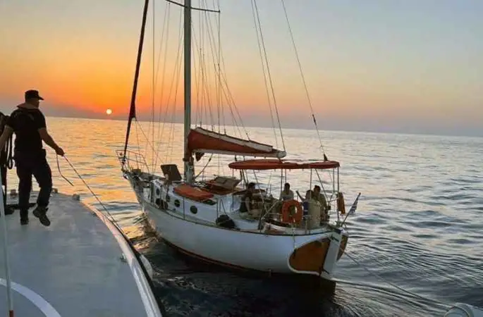 41 FETÖ’cü denizden kaçarken yakalandı