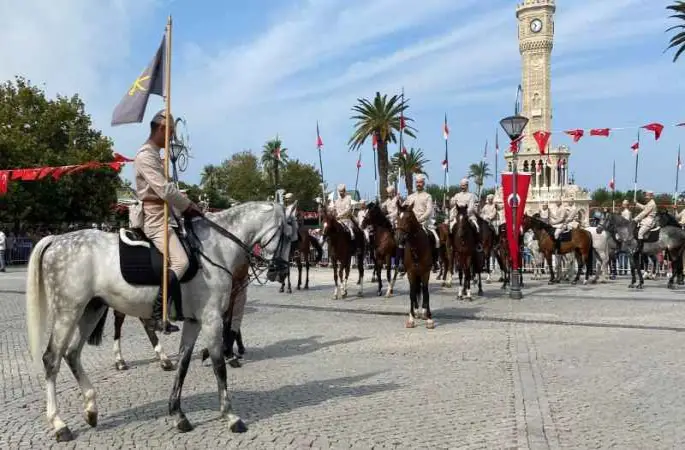 101'inci yılında İzmir’in kurtuluşu canlandırıldı