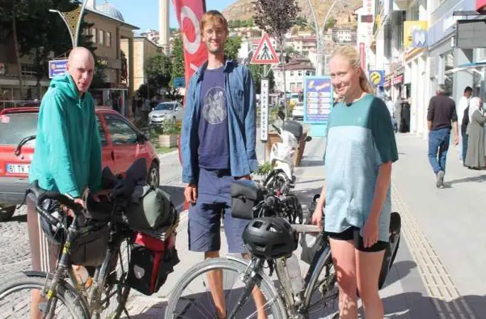 Alman turistler Bayburt'a hayran kaldılar