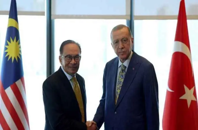 Cumhurbaşkanı Erdoğan’dan Malezya Başbakanı İbrahim’e: “Sabiha Gökçen Havalimanı’ndaki operasyonları genişletelim”