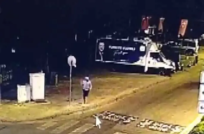 Muğla AK Parti binasına gerçekleştirilen saldırı anı güvenlik kamerasına yansıdı