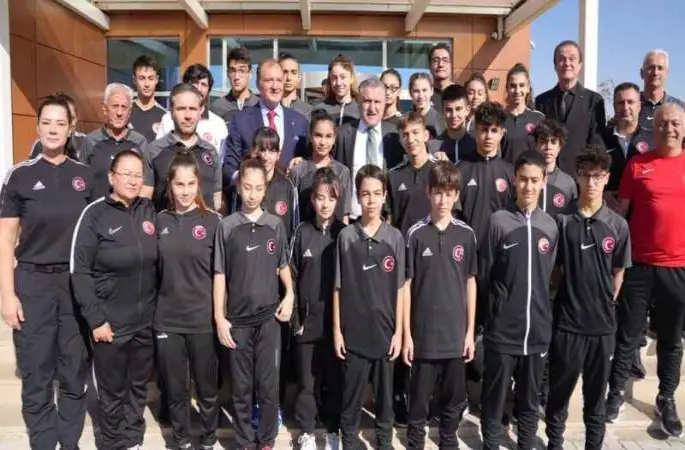 Eskişehirli sporcular Sırbistan'da Türkiye'yi temsile edecek