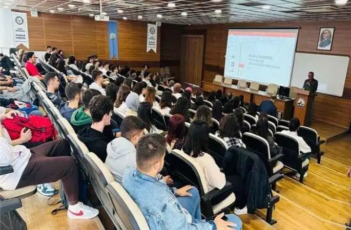 Edirne’de fen fakültesi, yeni öğrencileri için oryantasyon programı düzenledi