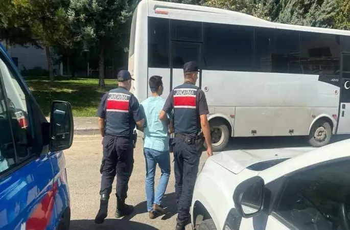 6 yıl kesinleşmiş cezası bulunan FETÖ firarisini jandarma yakaladı