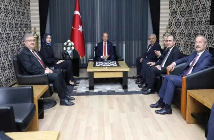 KKTC Cumhurbaşkanı Tatar, Başkan Zeybek’i ziyaret etti