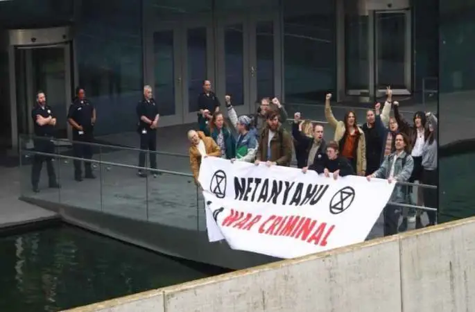 Lahey'de "Netanyahu savaş suçlusu" protestosu