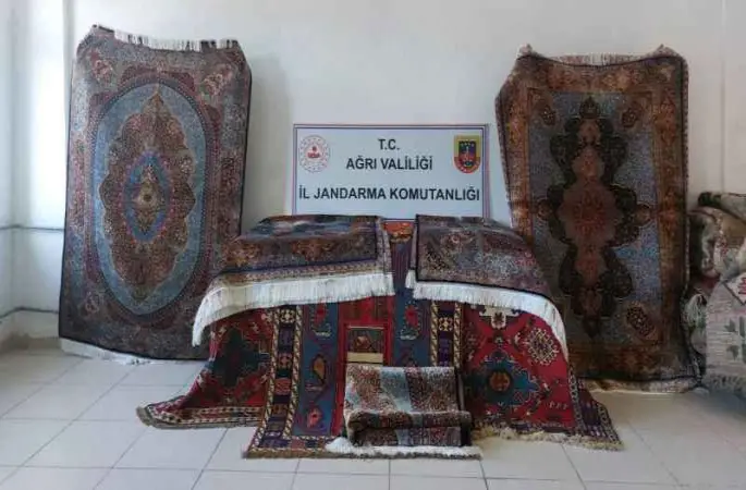 Ağrı’da jandarma 1 milyon liralık İran halılarını ele geçirdi