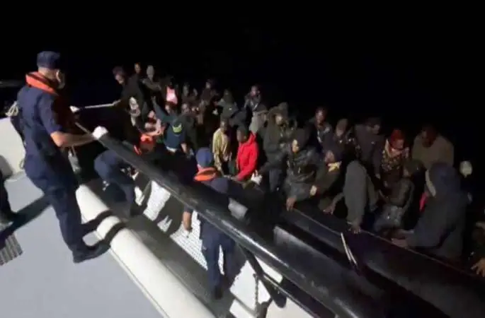 Marmaris’te Yunanistan'ın ittiği 47 düzensiz göçmen kurtarıldı