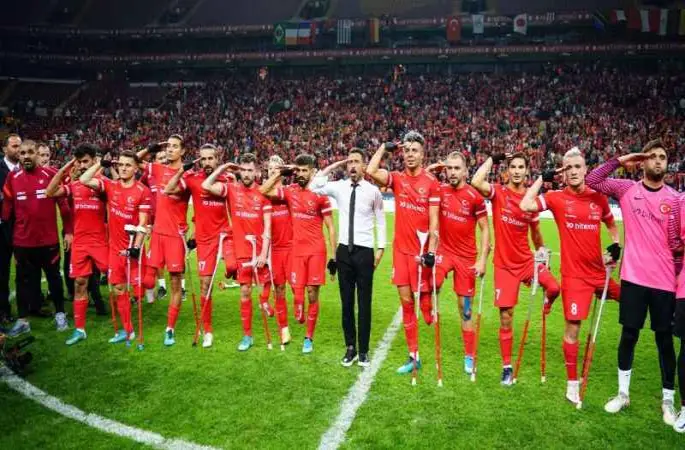 Şampiyon Ampute Futbol Milli Takımının daireleri teslim edilecek