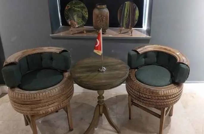 Atık malzemelerden sanat eserleri sergide