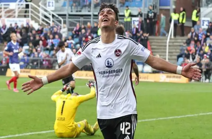 17'lik Can Uzun, performansıyla beğeni topluyor