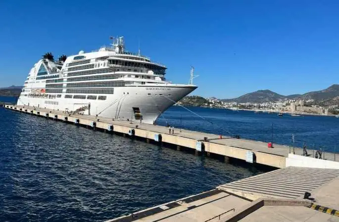 Bodrum’a sezonun son gemisi geldi