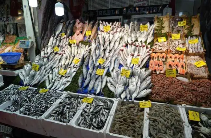 Balık tezgahlarında fiyatlar geriledi