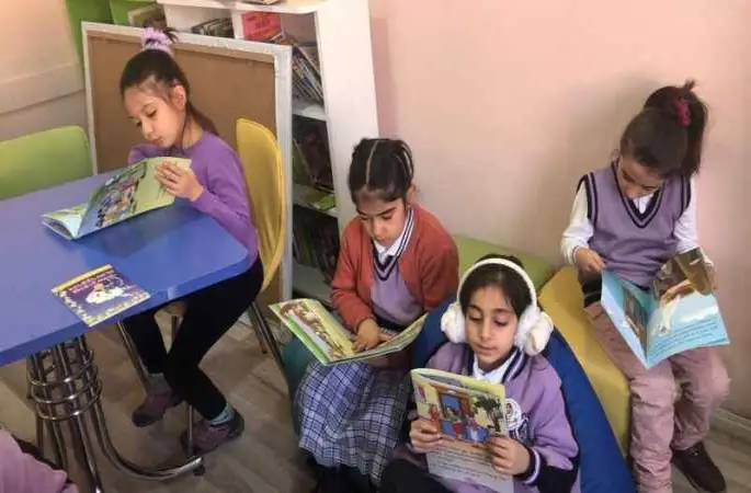 Ağrı’da çocuklar kitap okuma rekoru kırdı