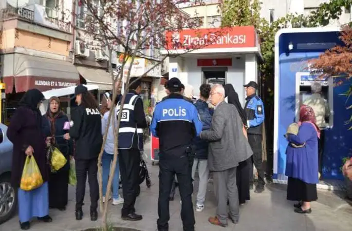 Samsun polisi dolandırıcılığa karşı 3 bin 782 vatandaşı bilgilendirdi