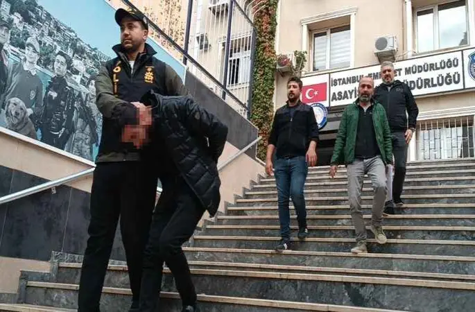 Fatih’te ATM önünde pos makinesiyle 2 milyon liralık vurgun