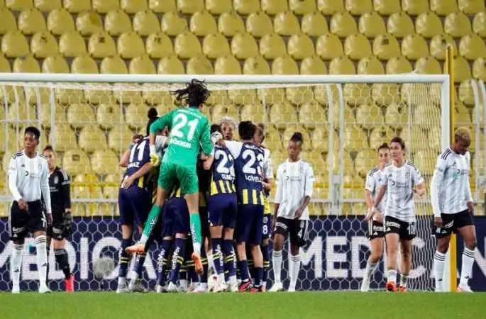 5 gollü derbinin galibi Fenerbahçe