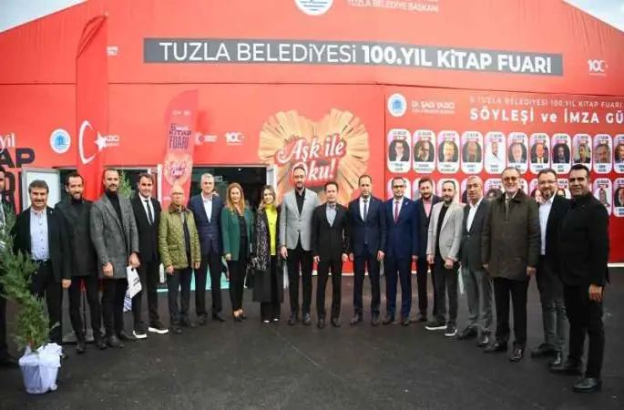 Tuzla 6'ıncı Kitap Fuarı 'Aşk ile oku' temasıyla başladı