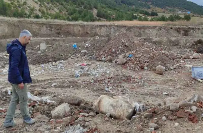 Kütahya'da hafriyat çalışmalarında tarihi heykel bulundu