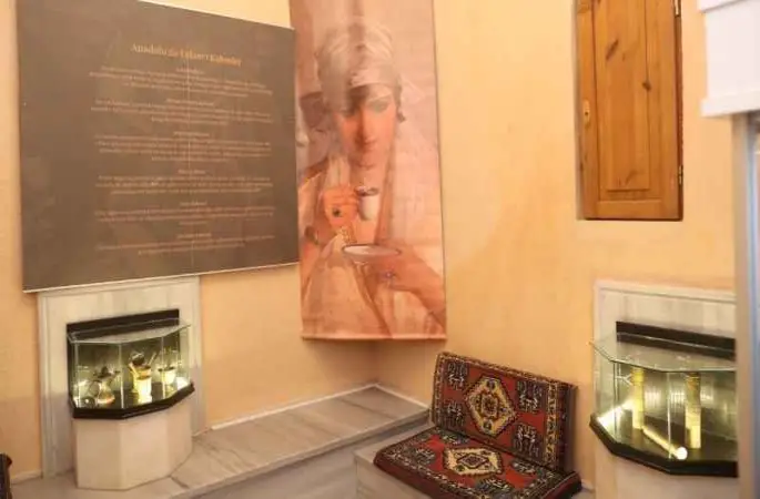 Tarihi hamamda müze ve kahve keyfi