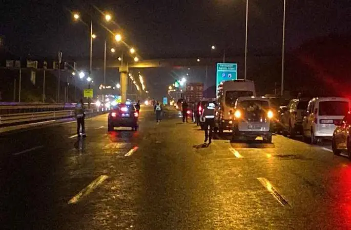 Kuzey Marmara Otoyolu'nda tır şoförünü rehin alan şahıs teslim oldu