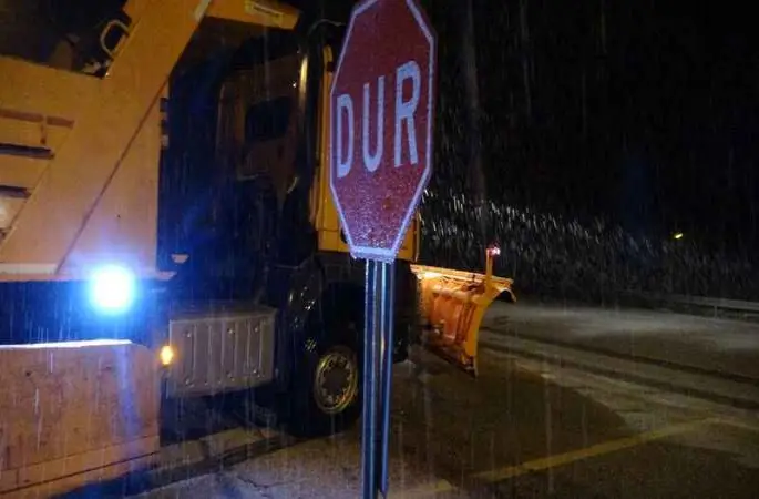 Bolu Dağı geçişinde kar yağışı
