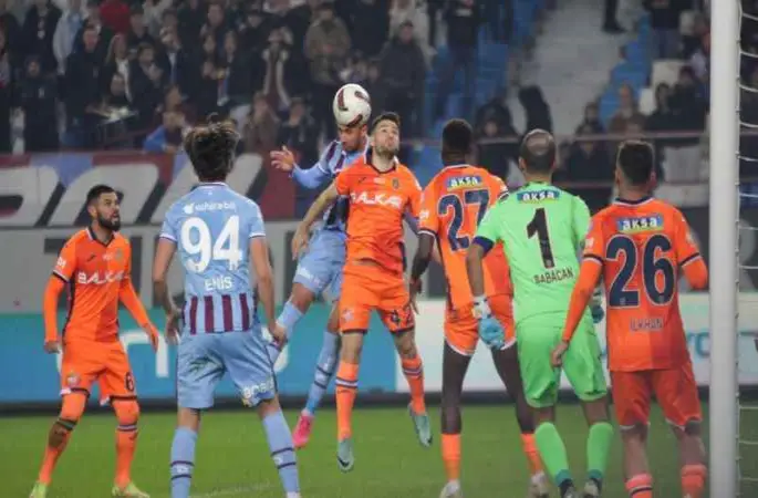 Trabzonspor evinde RAMS Başakşehir ile puanları paylaştı