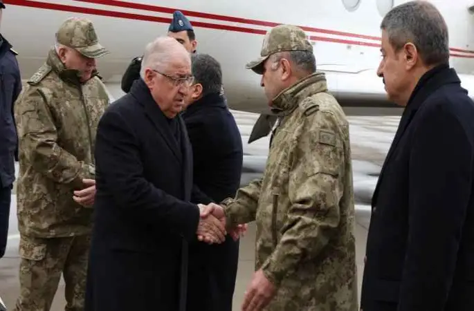 Bakan Güler ve Komuta Kademesi sınıra gitti