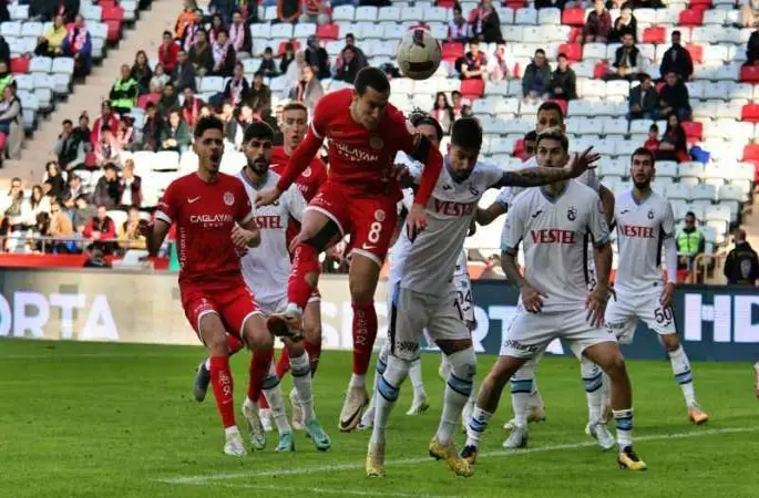 Trabzonspor, Antalya'da üstünlüğü koruyamadı