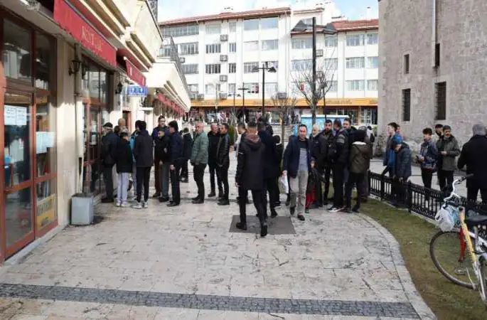 Sivassporluların Passolig kuyruğu