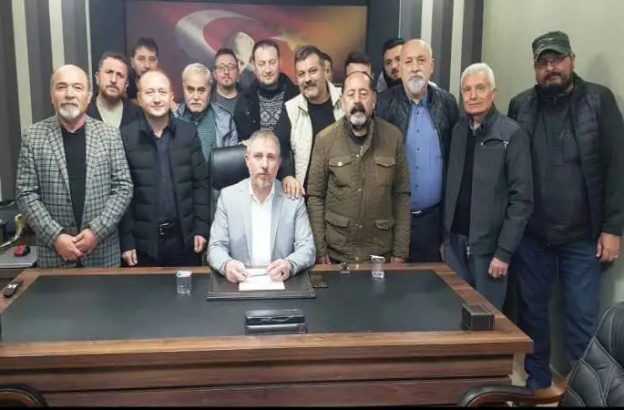 Uşak İYİ Parti’de toplu istifa