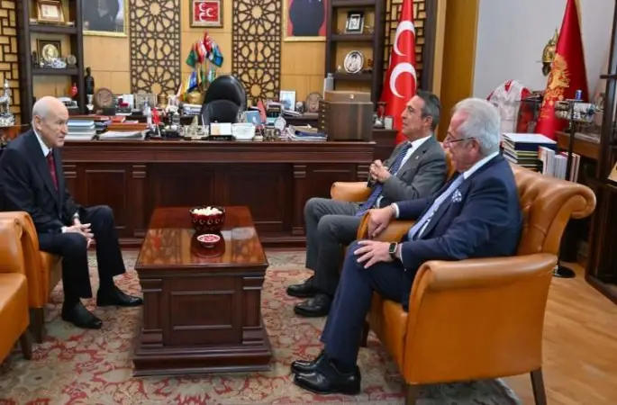 MHP Lideri Bahçeli’den “17-25 Aralık” fotoğrafına ilişkin paylaşım