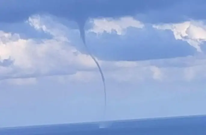 Sinop açıklarında aynı anda iki hortum paniği