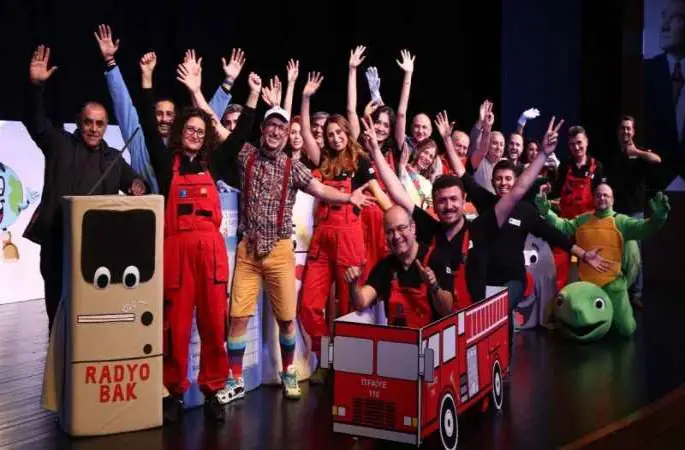 Depremzede çocuklara Bir Afet Masalı Müzikali