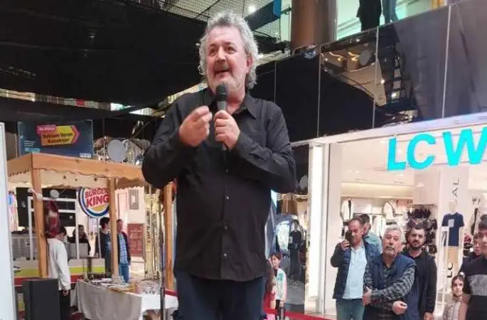 Ünlü oyuncu sevenleriyle buluştu