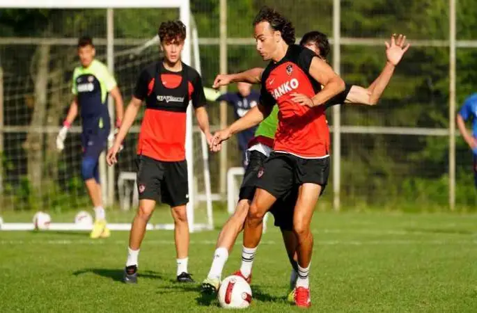 Gaziantep FK Teknik Direktörü Erdal Güneş, transfer sinyali verdi