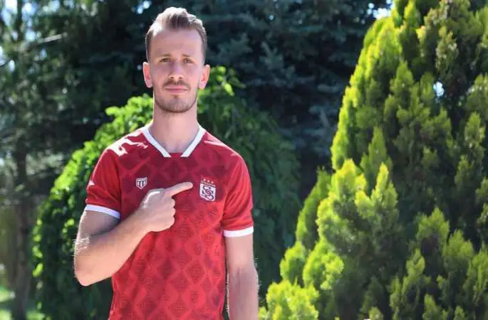 Abdulkadir Parmak resmen Sivasspor’da