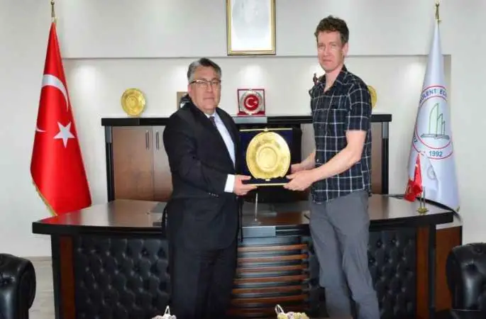 Prof. Dr. Benjamin Stanley Arbuckle’dan Rektör Özölçer’e ziyaret