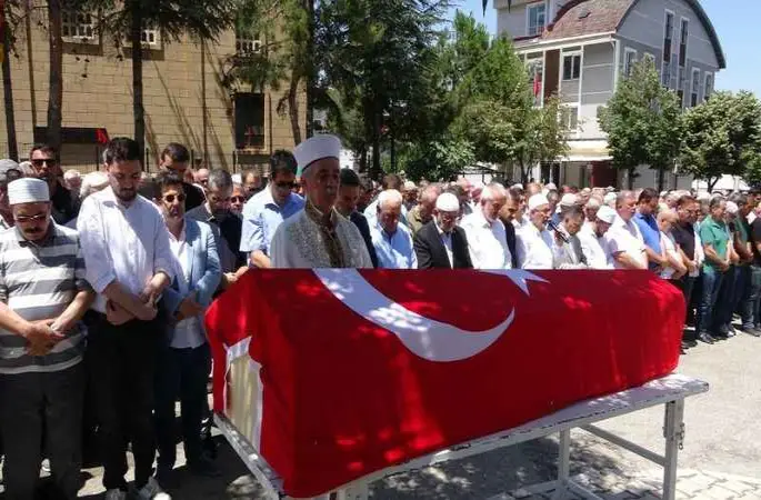 Eski Milletvekili Yakup Üstün memleketi Isparta’da son yolculuğuna uğurlandı