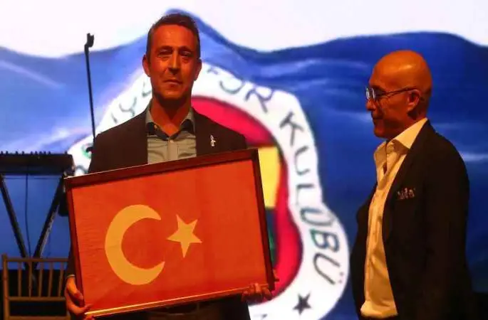 İzmir’den Ali Koç’a Kurtuluş Savaşı dönemi bayrağı