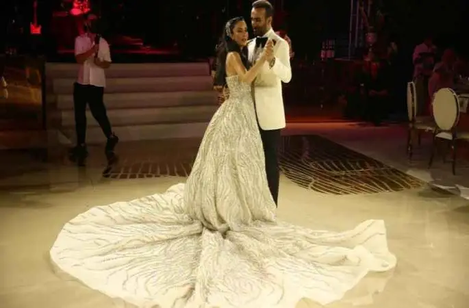 Gelin 45 kilo, gelinlik 65 kilo