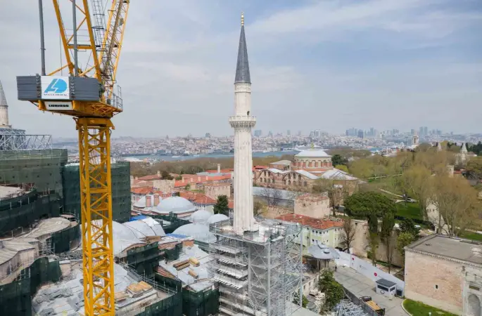 Ayasofya’nın kuzeydoğu minaresinde restorasyon tamamlandı
